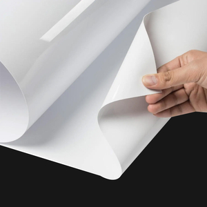 Kaunistamiseks kohandatud v&auml;rviline s&otilde;rmej&auml;ljekindel PETG-m&ouml;&ouml;blikile