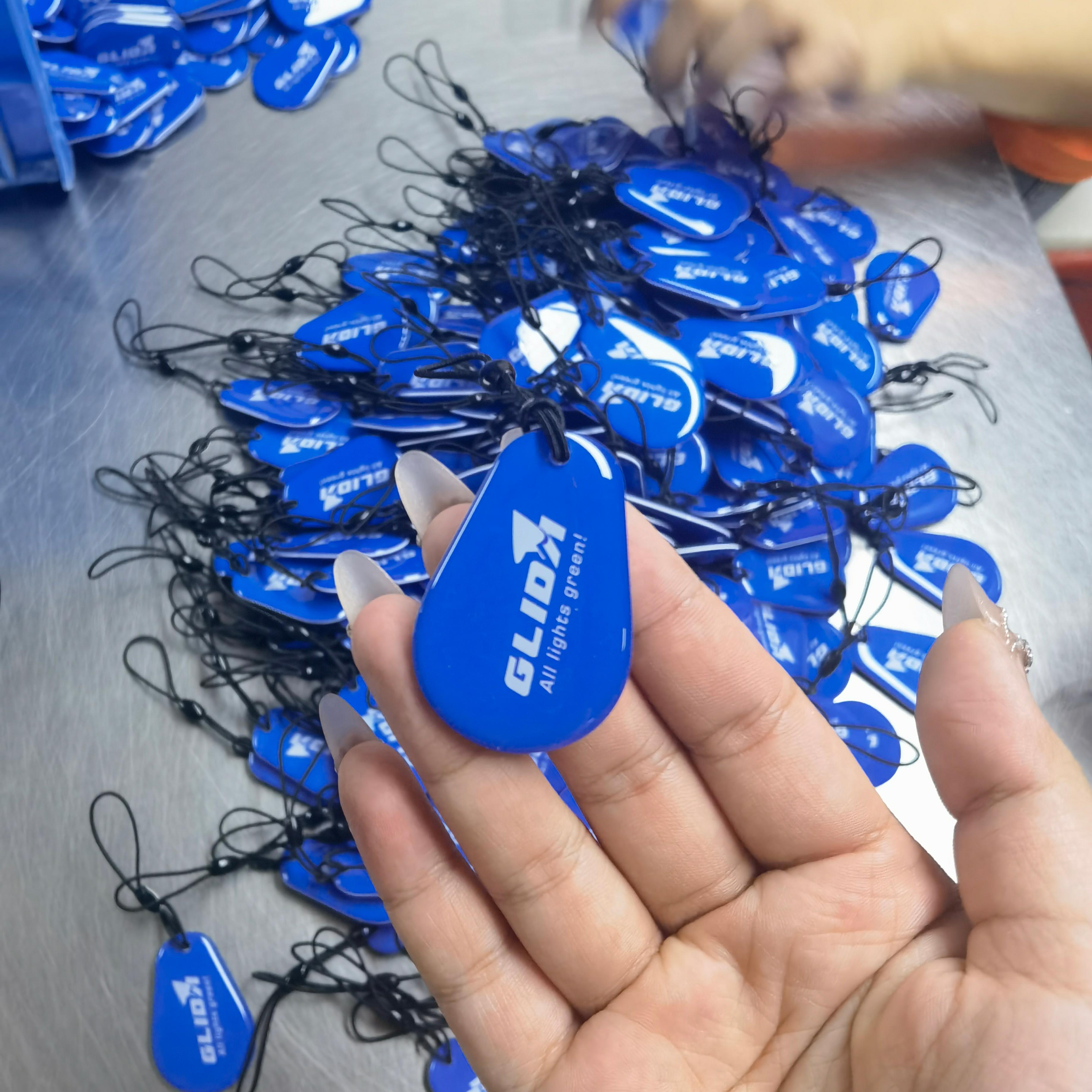X&uuml;susi Y&uuml;ksək Keyfiyyətli RFID Epoksi Keyfoblar Suya davamlı NFC Epoksi Etiketi