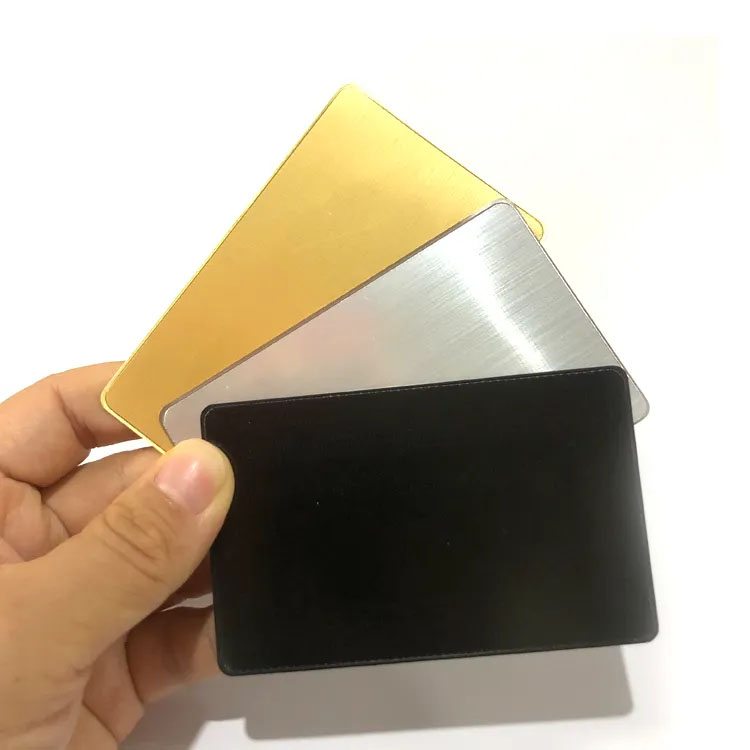 Metallum PVC card coniungit professionalismi et personalization